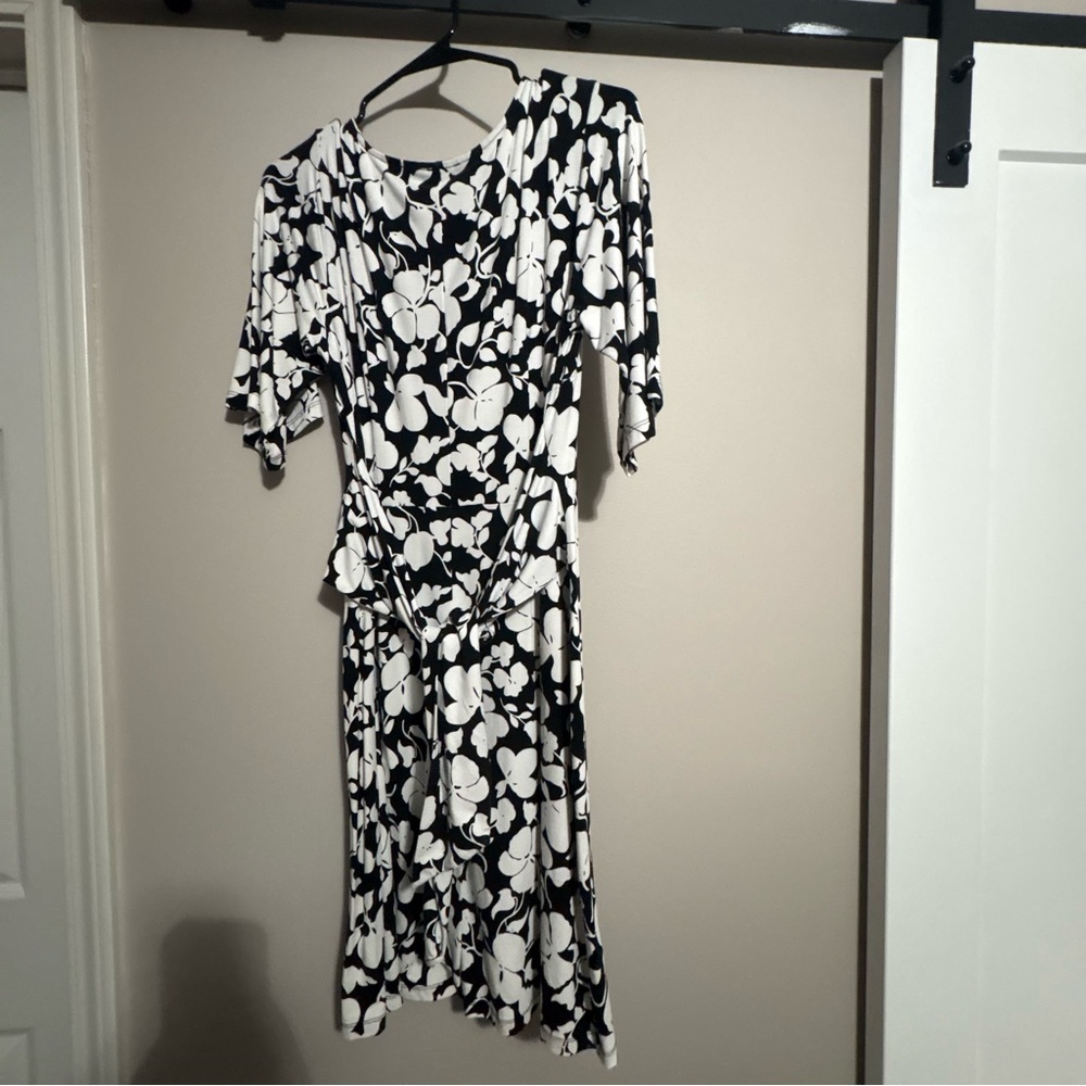 Ann Taylor Black and White Floral Midi Dress